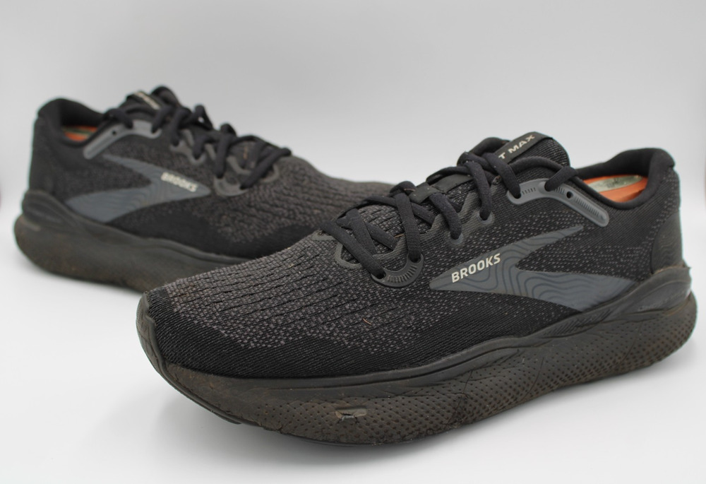 Size 10.5 - Brooks Ghost Max 2 Black Ebony - 1104061D020